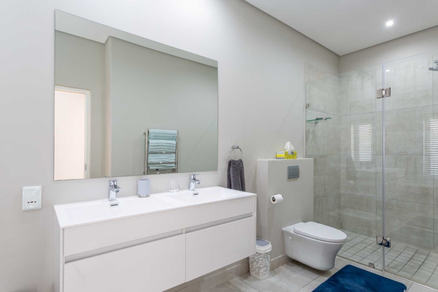 To Let 5 Bedroom Property for Rent in Val De Vie Estate Western Cape